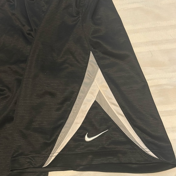 Nike Basketball Shorts - Picture 2 of 11